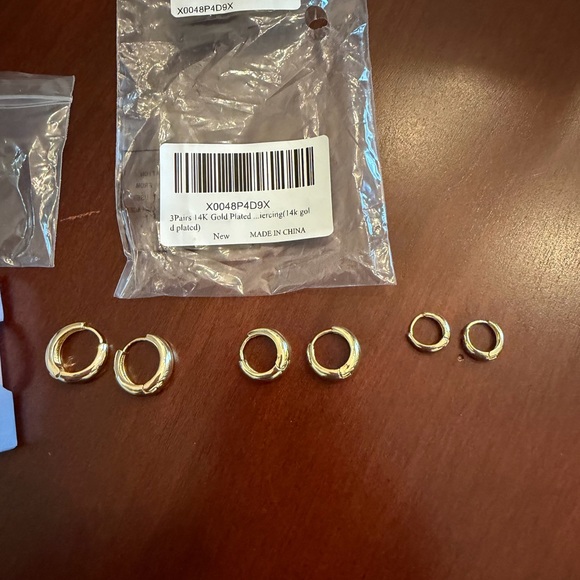 3 pairs of 14k Gold Plated Earrings. New in Box! - Picture 4 of 9